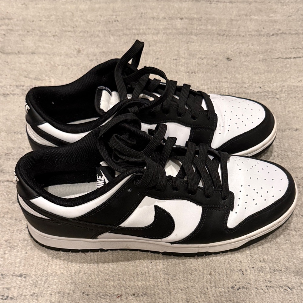 Nike Men's Classic Black and White Sneakers